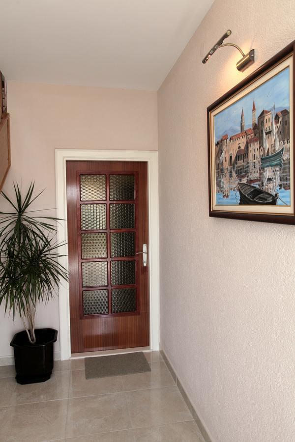 טרוגיר Apartment Carmen מראה חיצוני תמונה