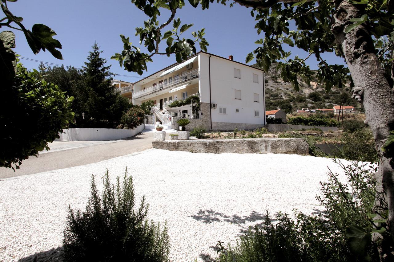 טרוגיר Apartment Carmen מראה חיצוני תמונה